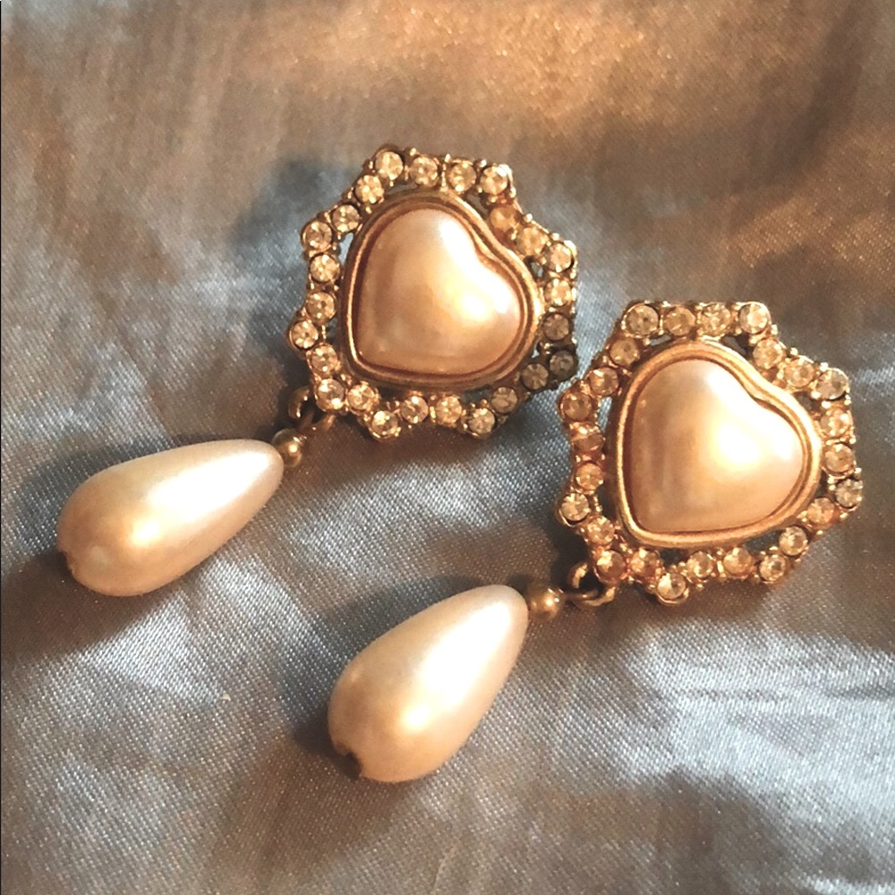 VINTAGE BEAUTIFUL RICHELIEU EARRINGS (pierced ears
